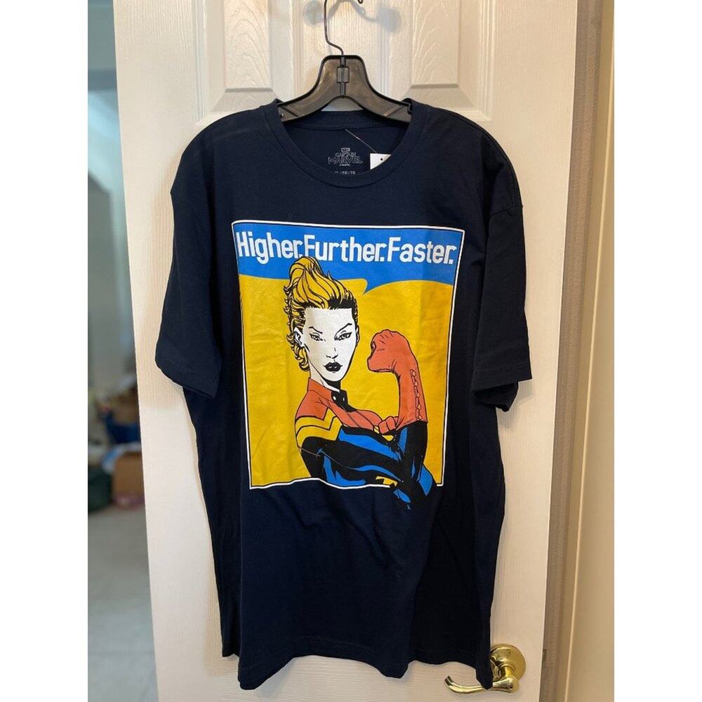 Marvel Captain Marvel Higher Further Faster Comic Book XL T-Shirt Box Lunch